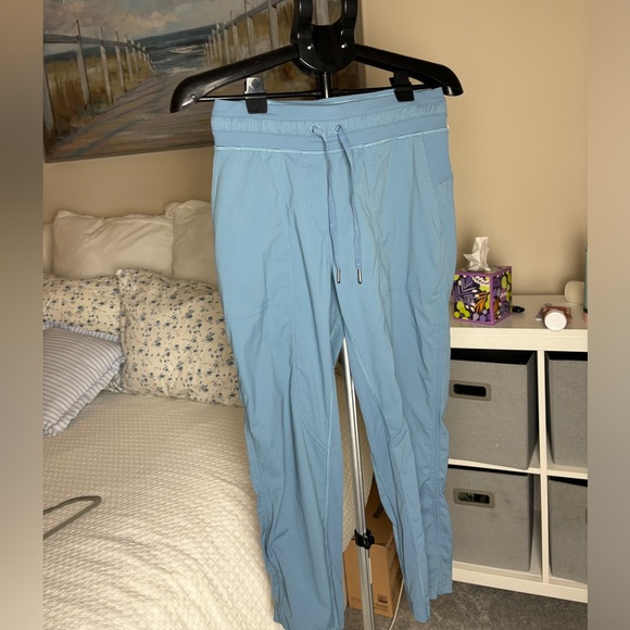 Lululemon Dance Studio Mid Rise Cropped Pant - Picture 4 of 7